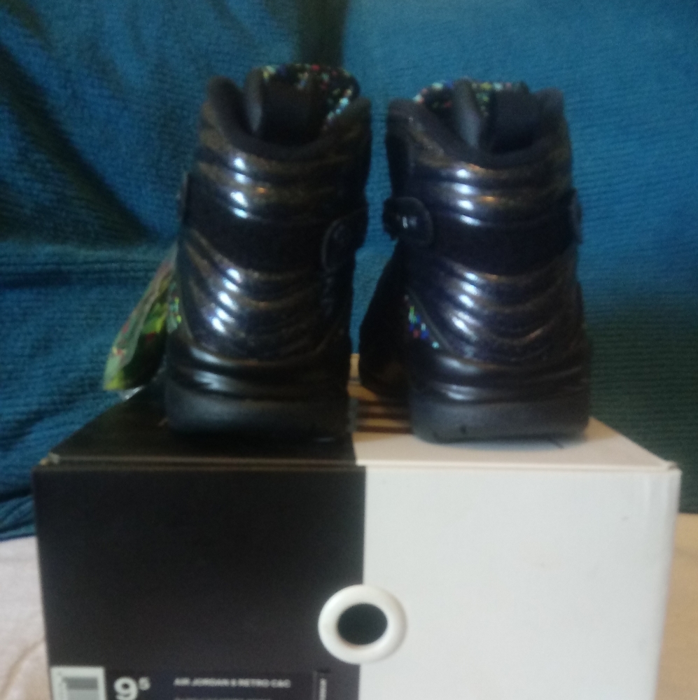 "New" Limited Edition Jordan 8 C & C - Picture 9 of 10